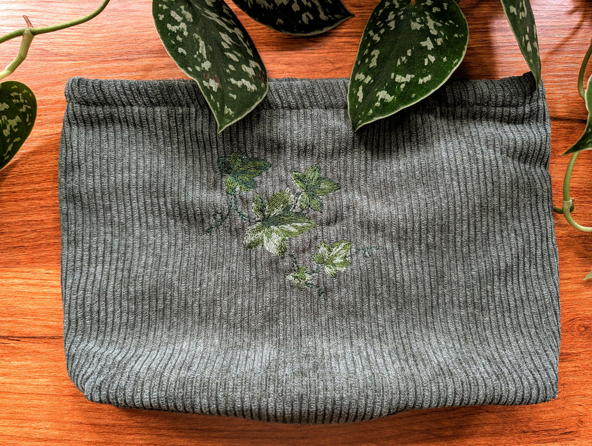 Ivy Pouch