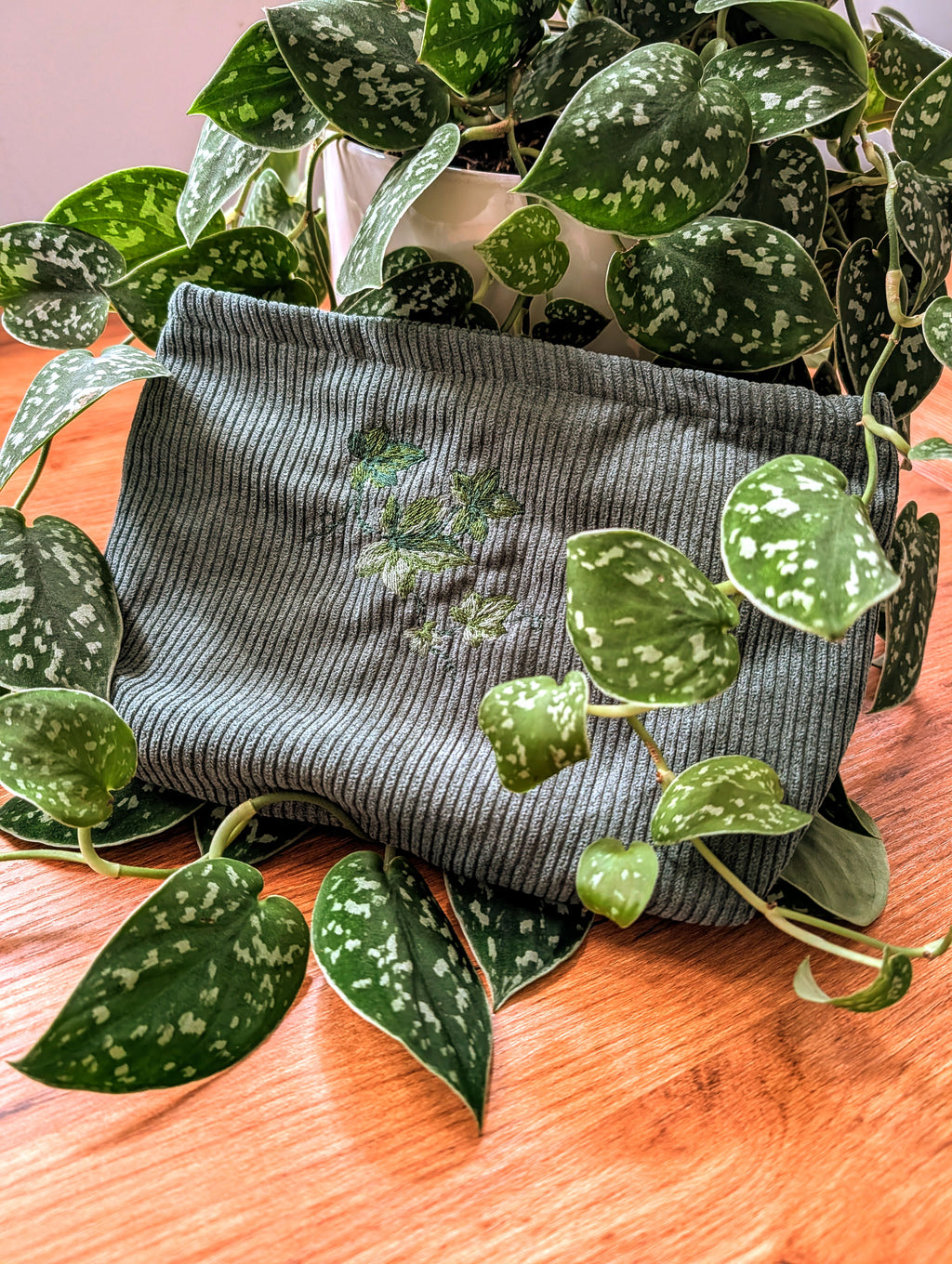 Ivy Pouch