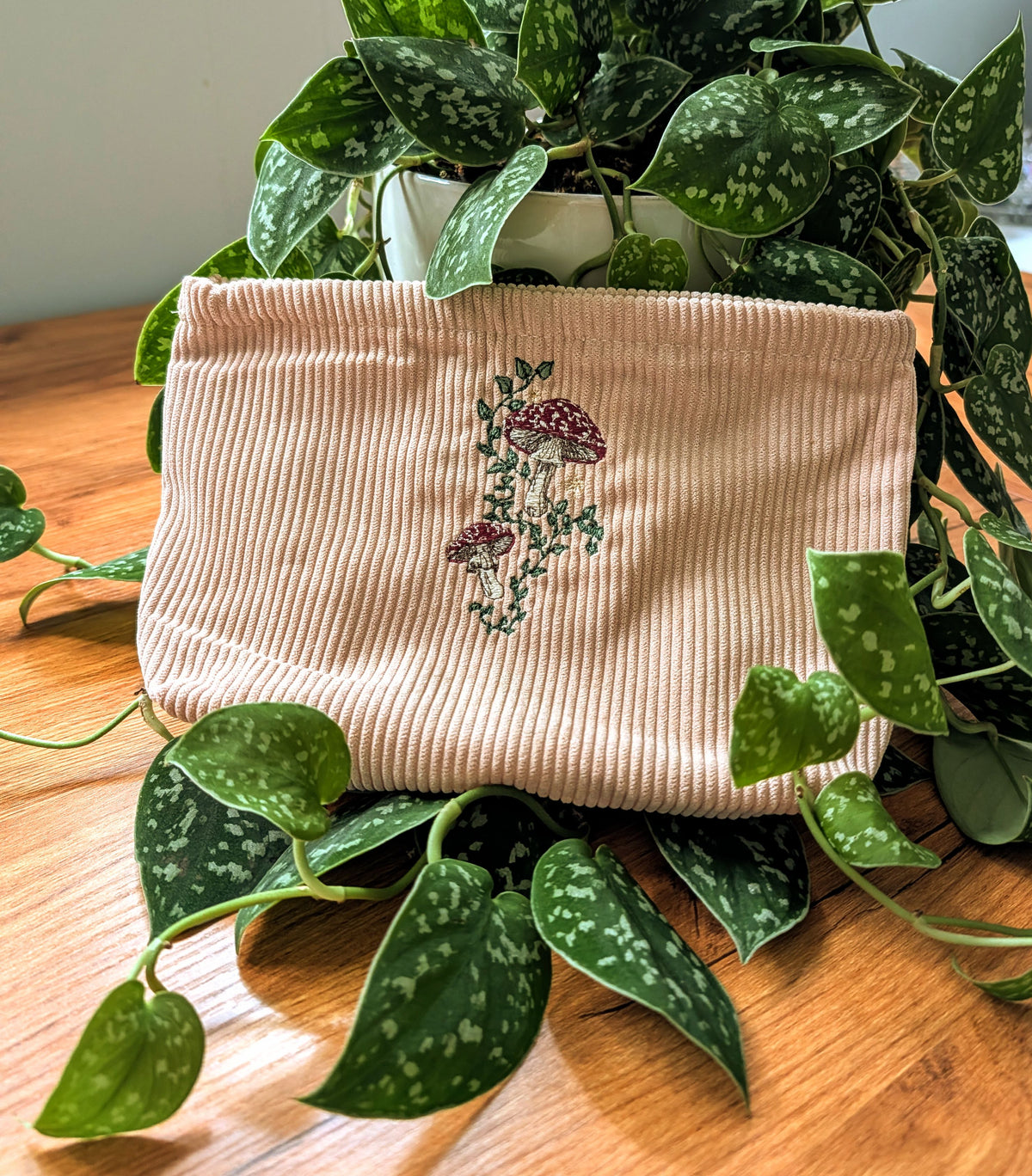 Mushroom Vine Pouch