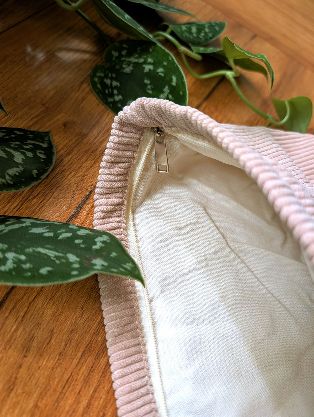 Mushroom Vine Pouch
